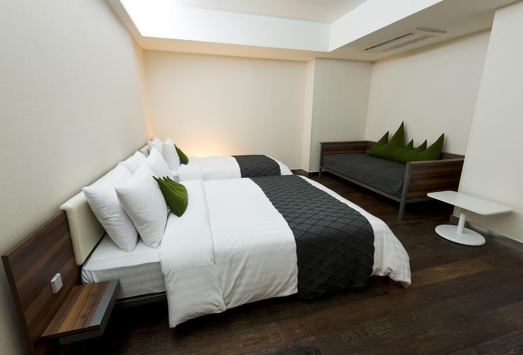 Metro Hotel Myeongdong Seoul Bagian luar foto