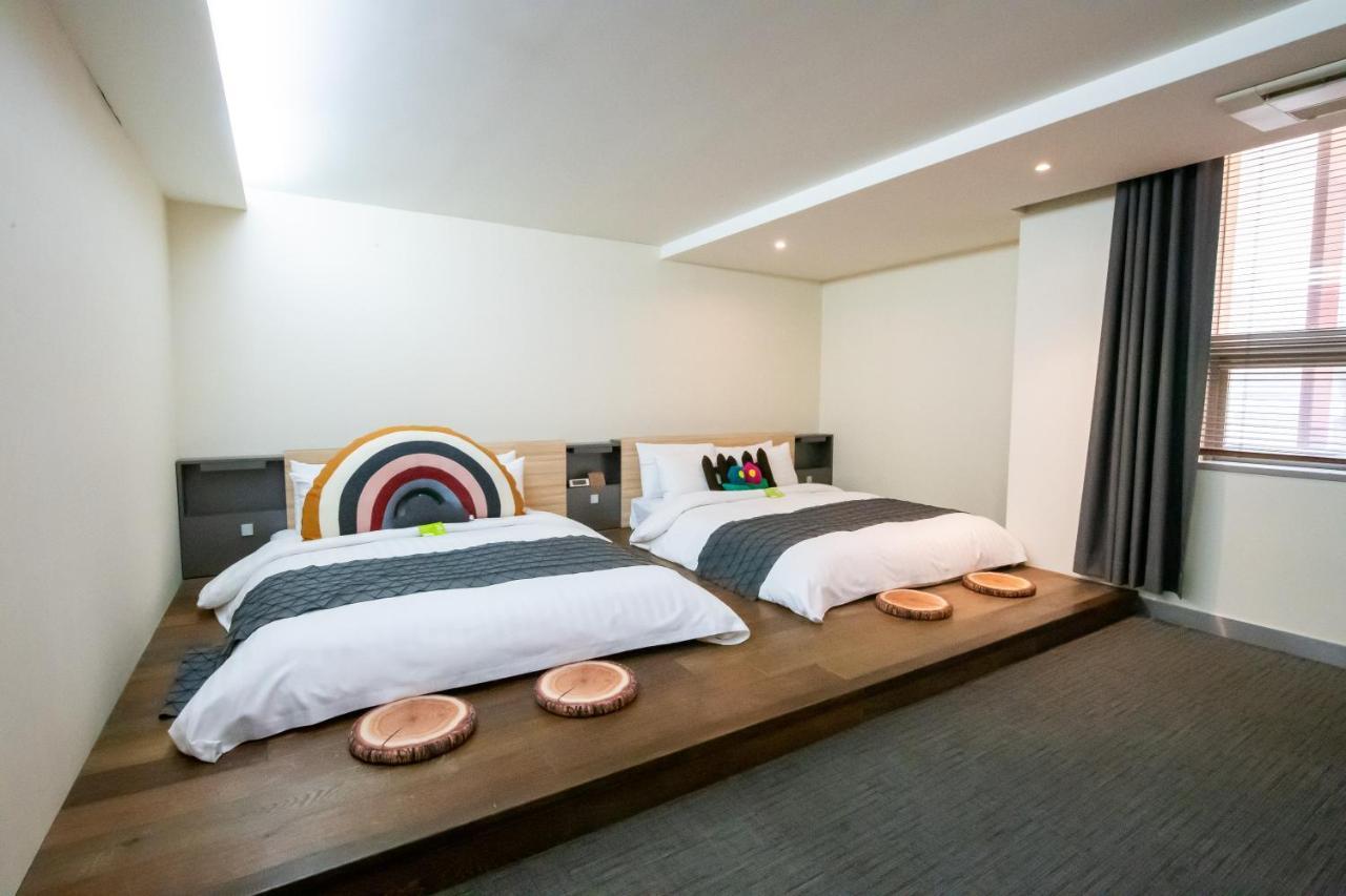 Metro Hotel Myeongdong Seoul Bagian luar foto