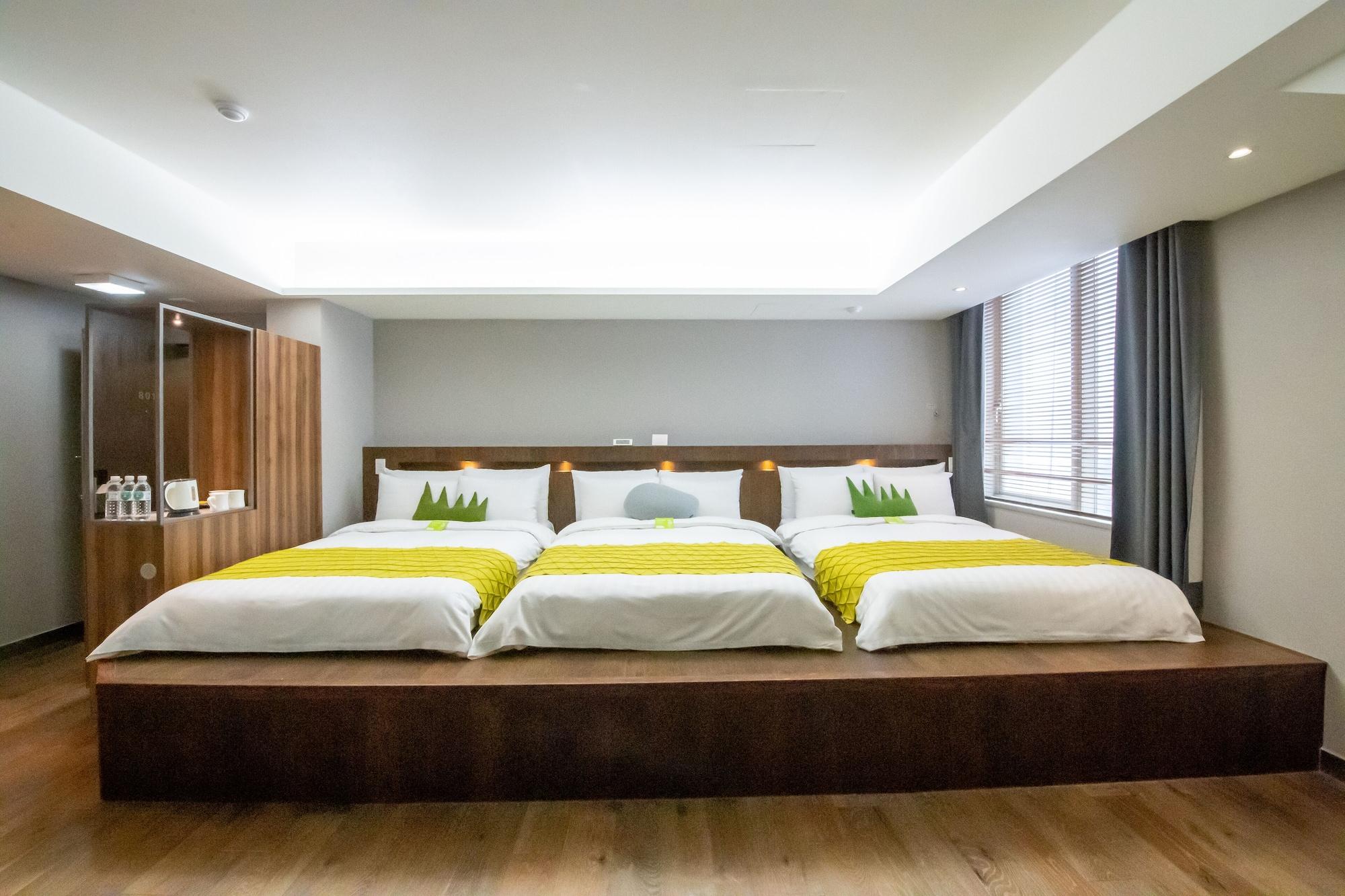 Metro Hotel Myeongdong Seoul Bagian luar foto