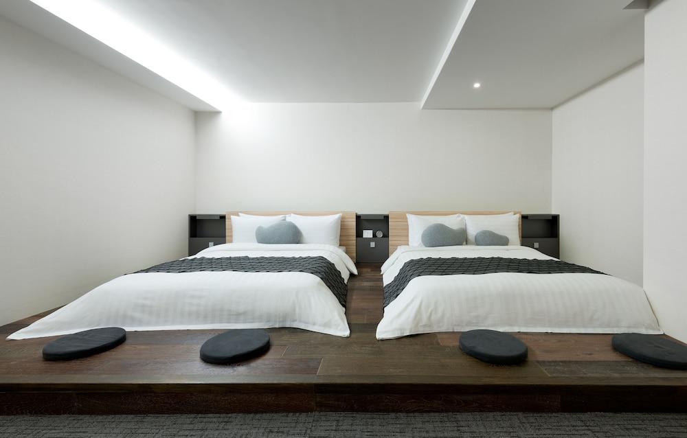 Metro Hotel Myeongdong Seoul Bagian luar foto