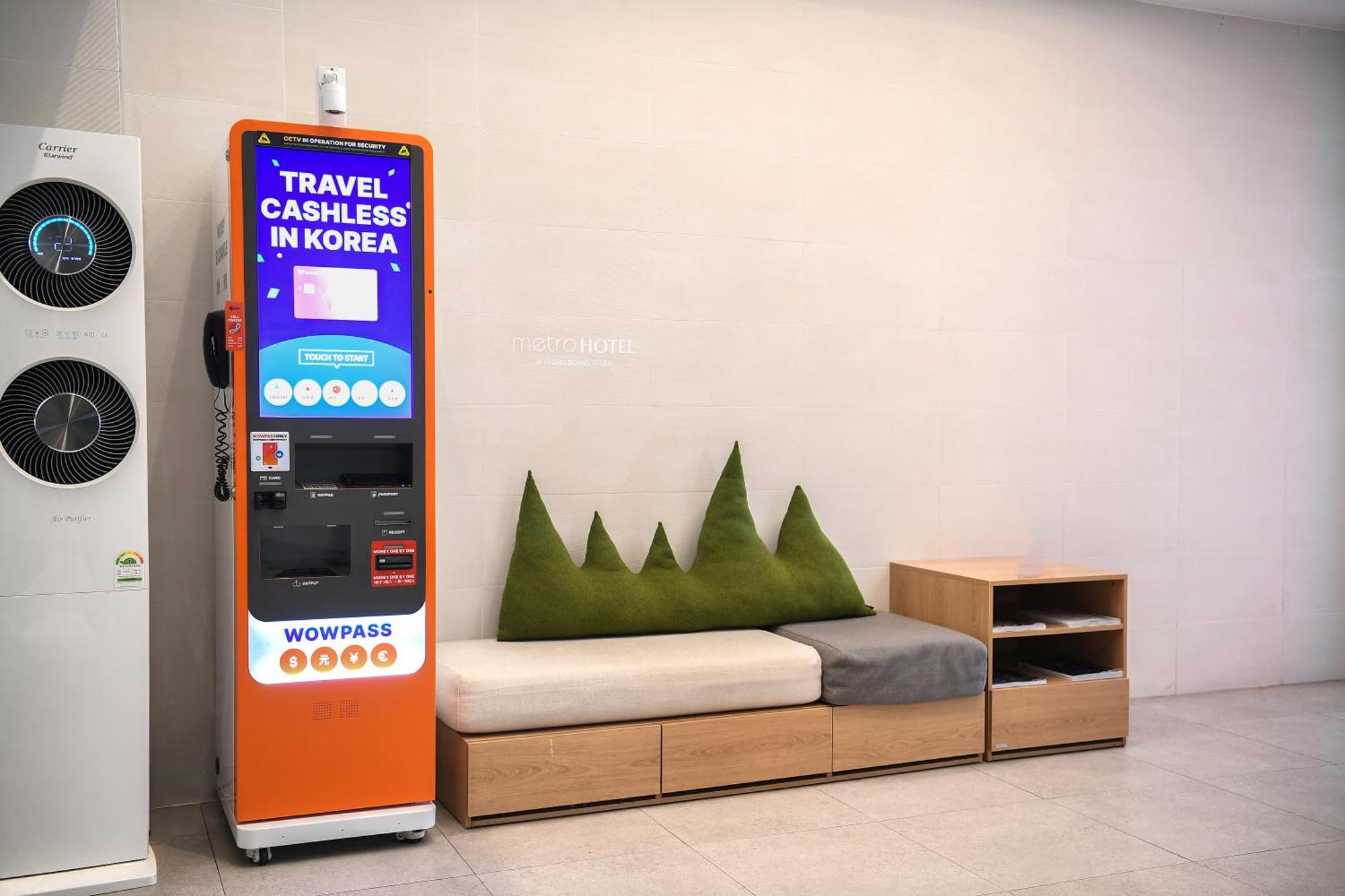 Metro Hotel Myeongdong Seoul Bagian luar foto