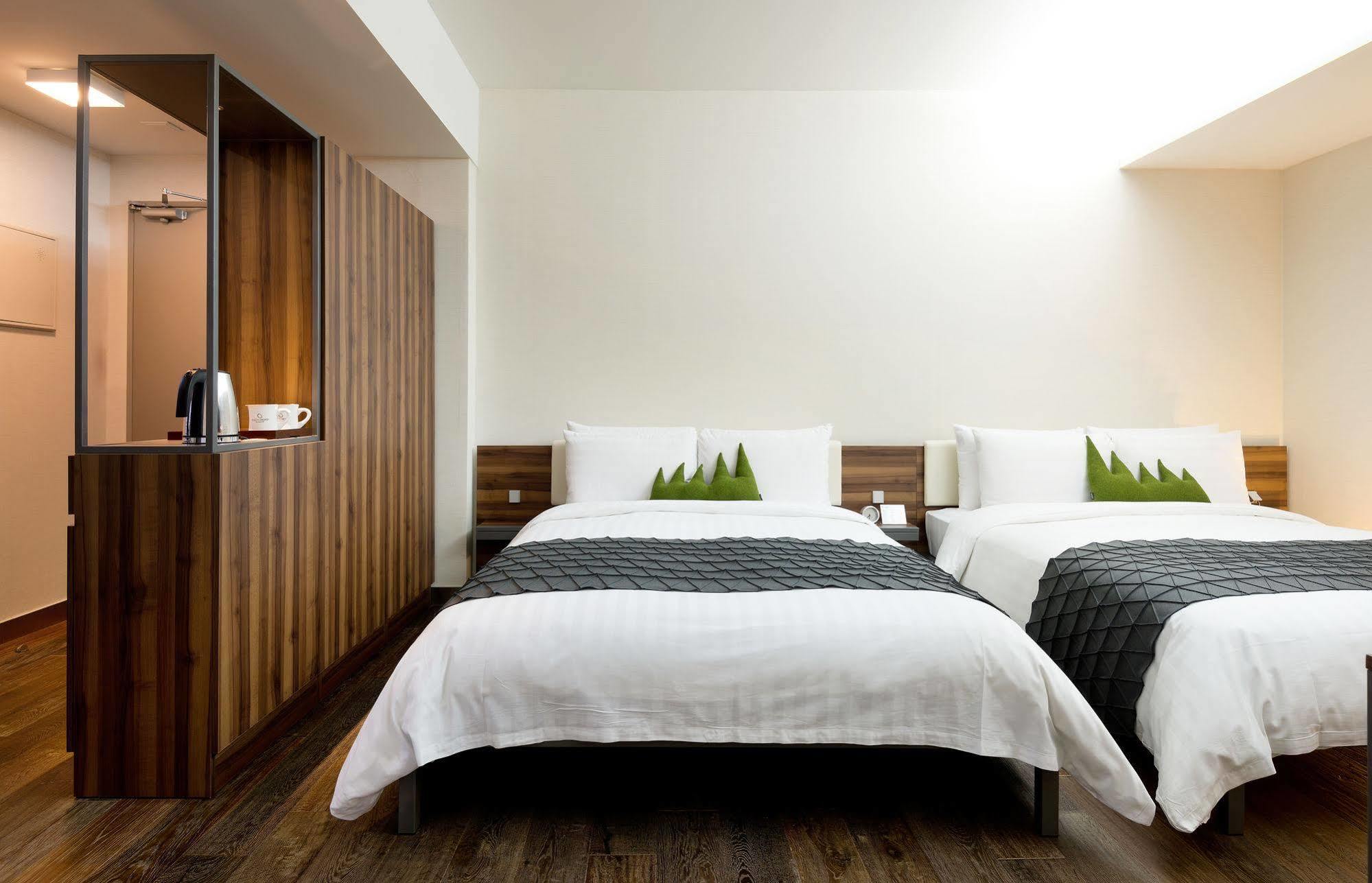 Metro Hotel Myeongdong Seoul Bagian luar foto