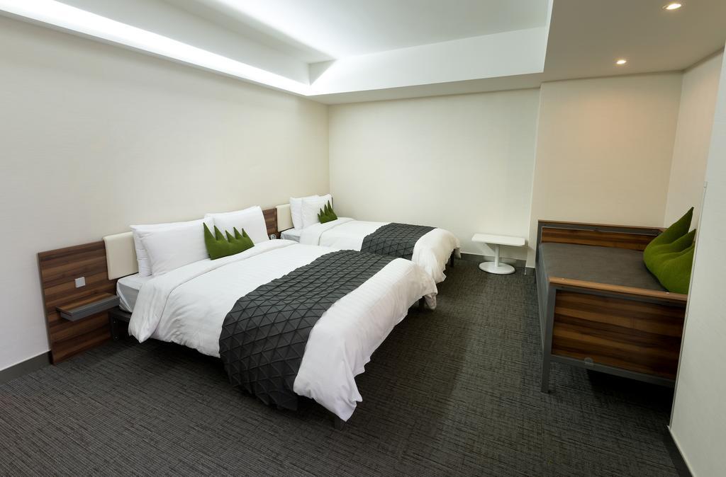 Metro Hotel Myeongdong Seoul Bagian luar foto