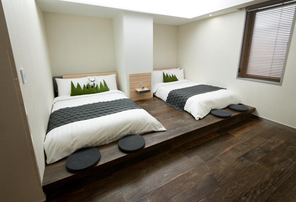 Metro Hotel Myeongdong Seoul Bagian luar foto