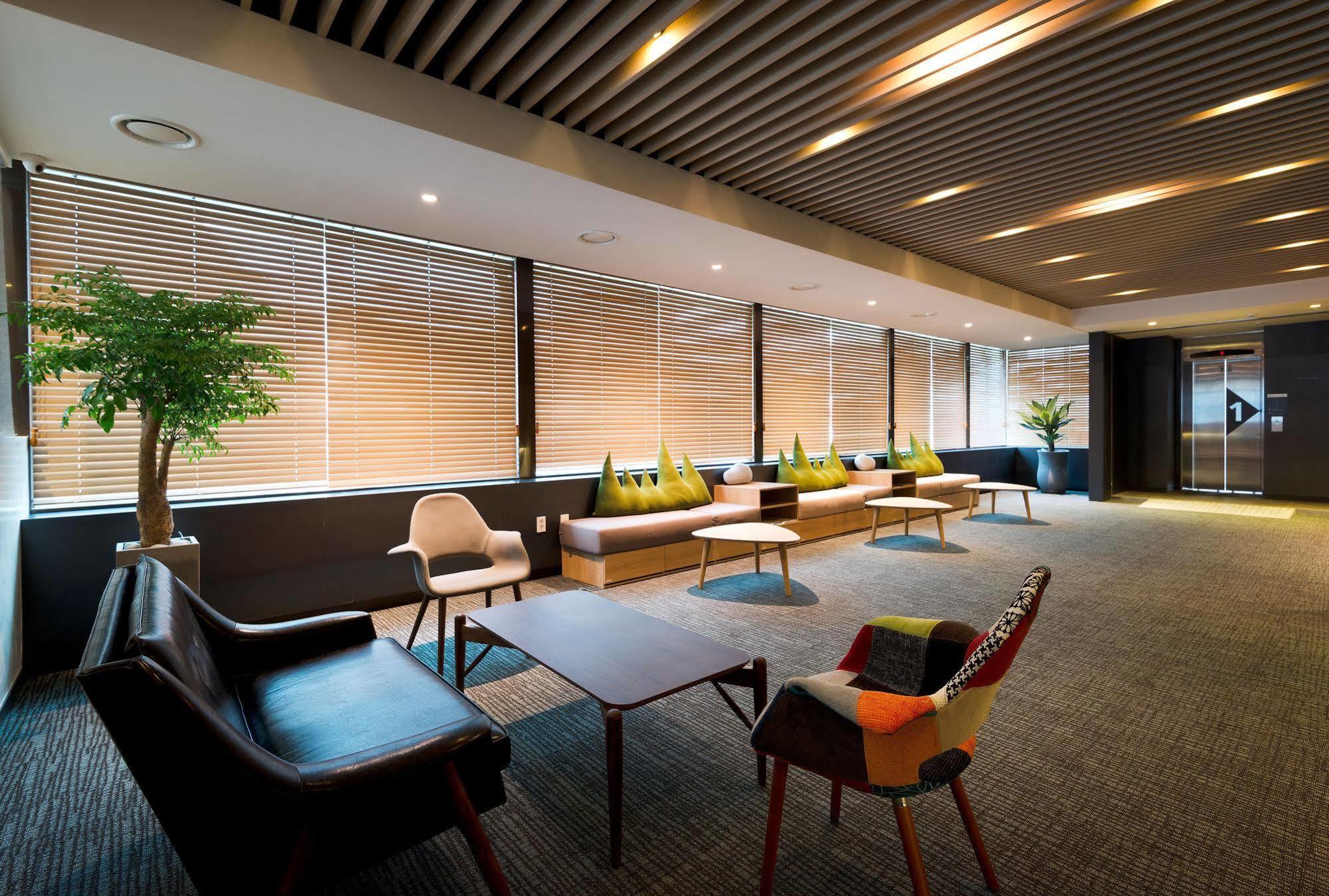 Metro Hotel Myeongdong Seoul Bagian luar foto